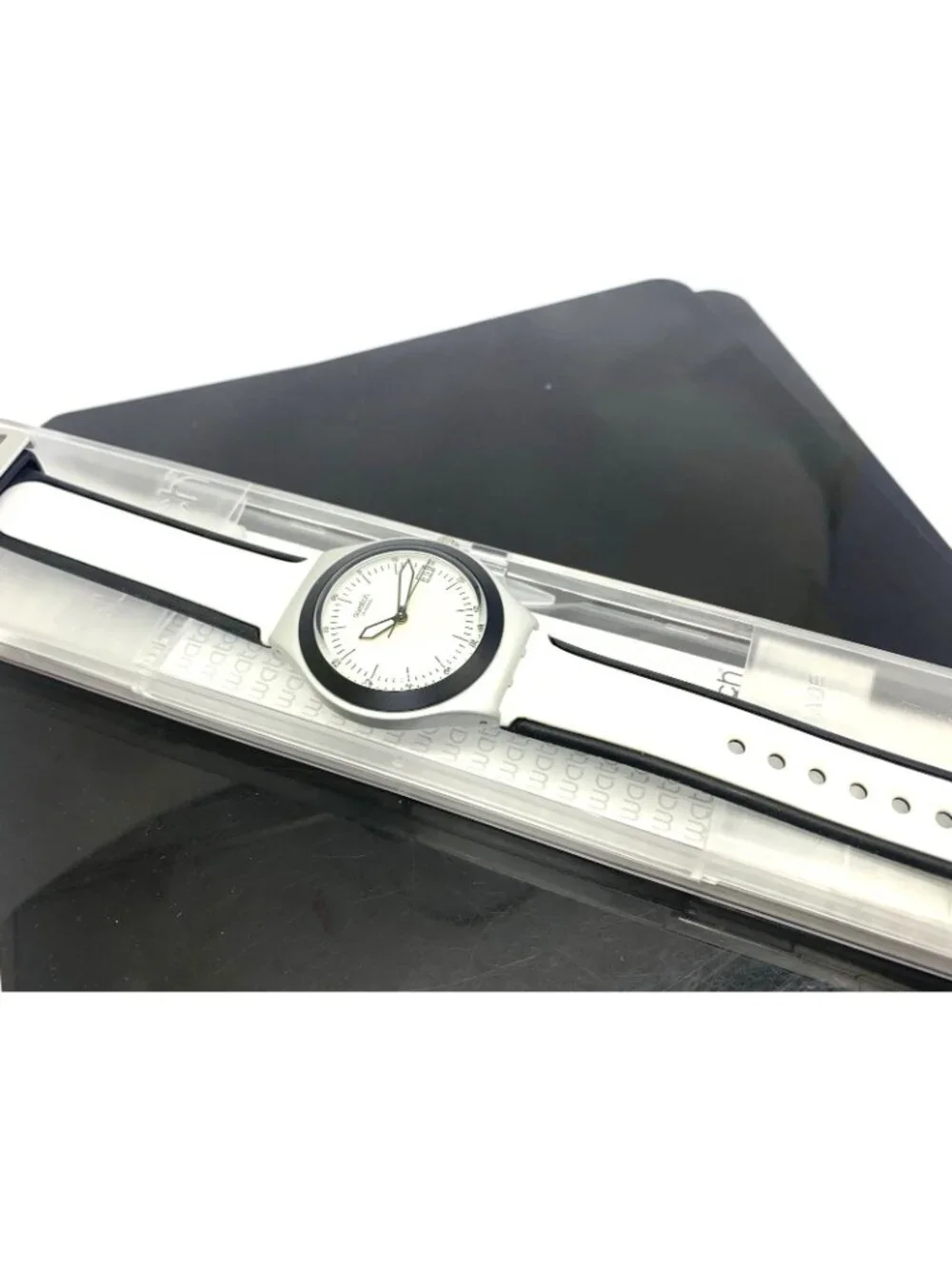 Swatch Men's Watch TGS4012 James Bond Live & Let Die Swiss Quartz Rubber Strap